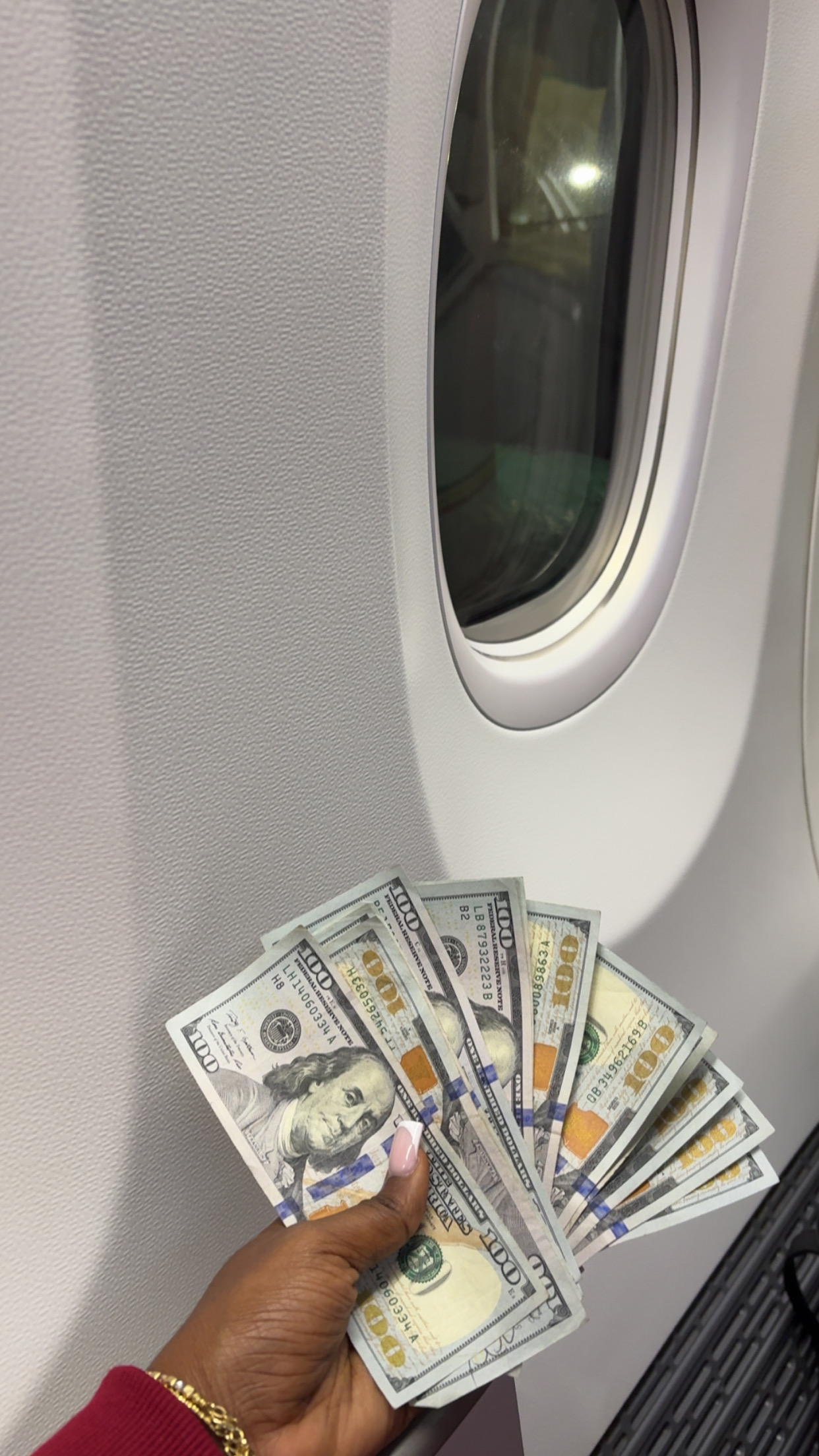 CjUKMVNuYXBjaGF0LzEzLjYwLjEuMCAoaVBob25lMTcsNDsgaU9TIDE4LjQuMTsgZ3ppcCkgAg==